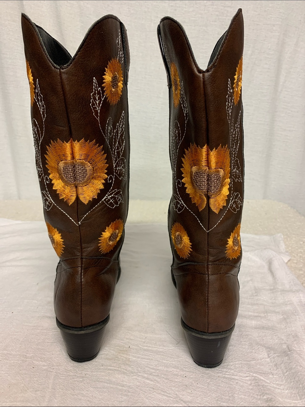 Sunflower Embroidered Cowboy Boots Size 41 UK US Size 8 1/2 Brown Like NEW Cute - Picture 3 of 7